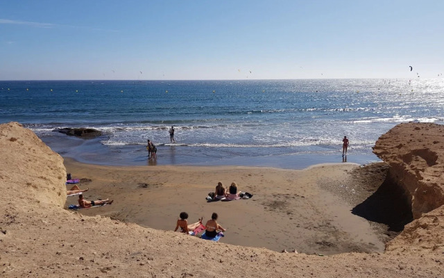 Acosta El Medano 2 Bedrooms 2 mins beach