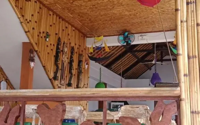 Warung Ombak Homestay