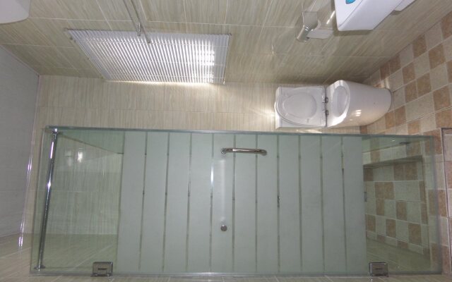 Silverland Hotel and Suites