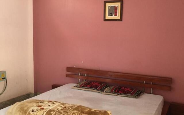 OYO HOME 83298 Master Hotel