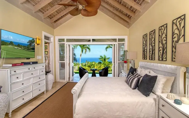 Sunny Vacation Villa 18