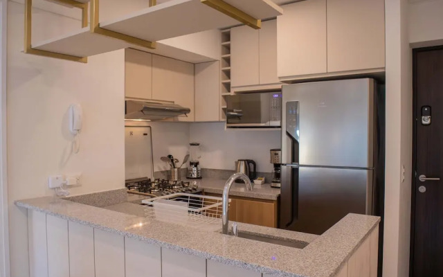 w Amazing 2BR w Balcony in San Isidro