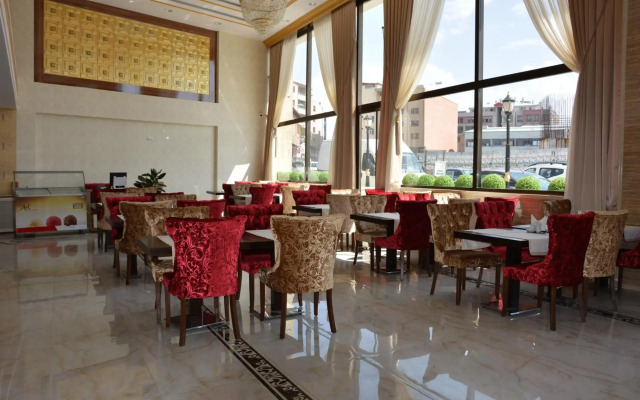 Haldi Hotel