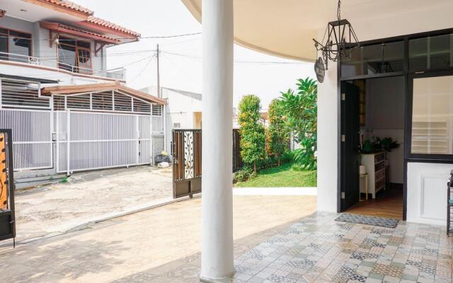 SPOT ON 2053 Granada Syariah Home stay