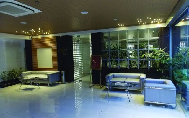 Airport City Hotel