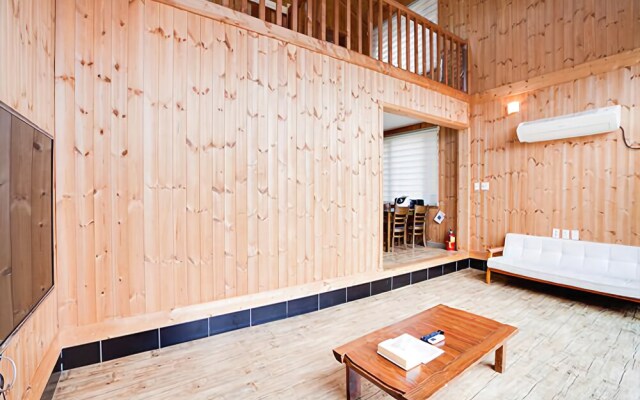 Jejuwild Rose South Village Pension