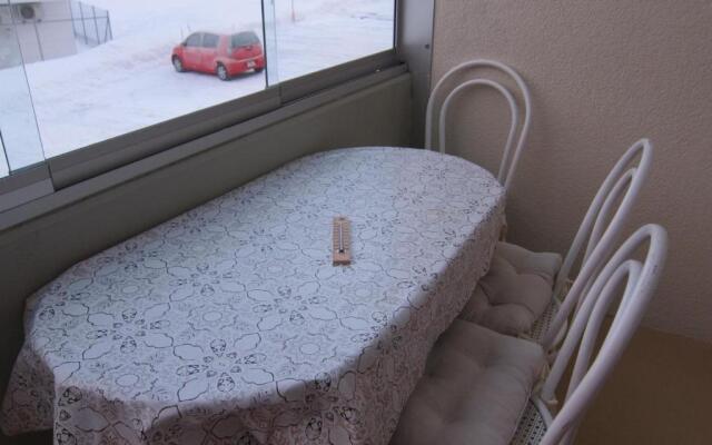 2.5-Zimmer-Wohnung Balkon freie See- und Bergsicht, Garage PPe