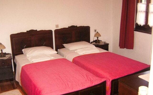 Aloni Guesthouse
