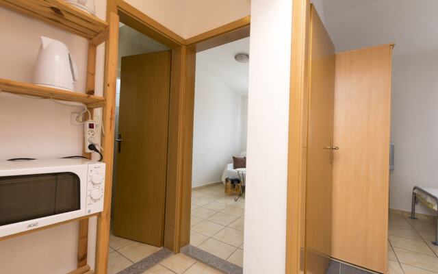 Apartment Mate