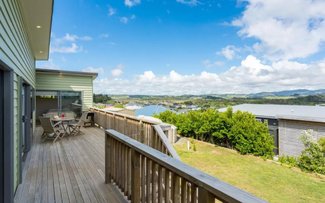 Driftwood Views - Mangawhai Heads Holiday Home