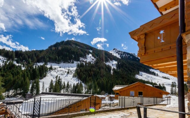 Cozy Apartment in Saalbach-hinterglemm With Sauna