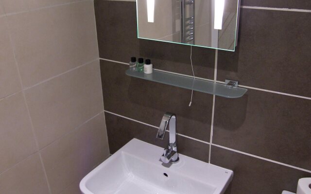 Rosemount Hotel