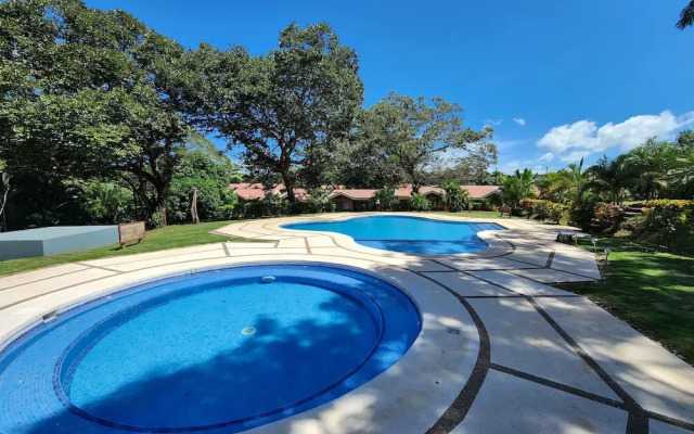 Casa Naranja Jungle Villa