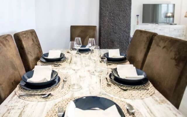 Apartment - 2 Bedrooms with WiFi and Sea views - 107848