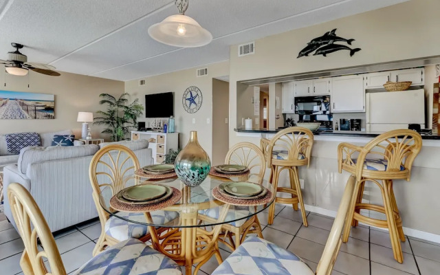 Tropical Condo with Spectacular Ocean Sunrises Views by RedAwning
