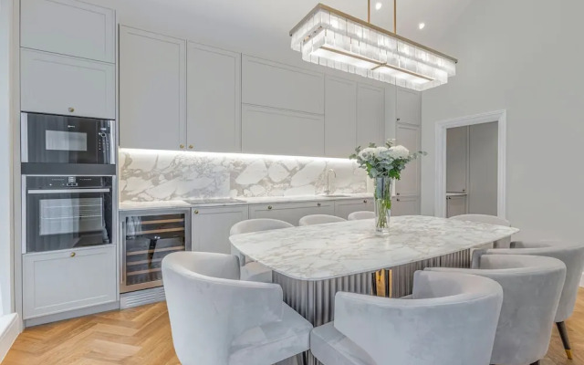 Wimpole Mews - 4 Bedroom Apartment