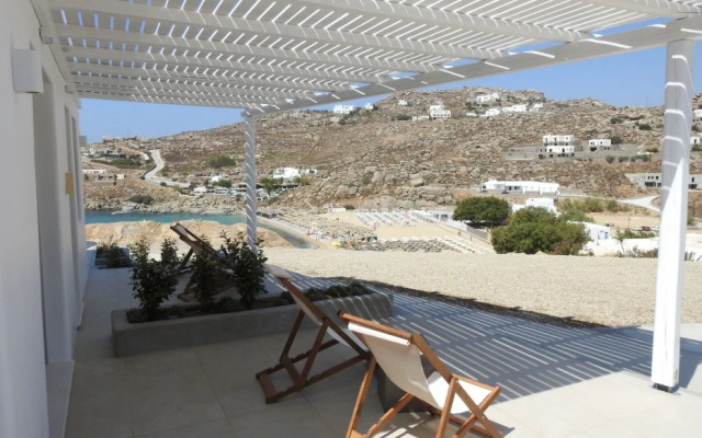 Super Paradise Suites