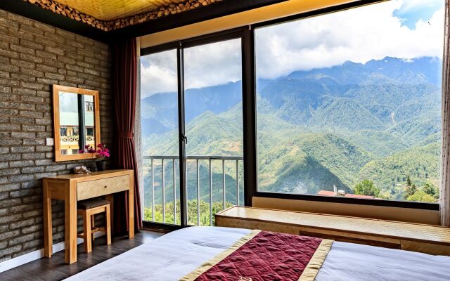 Phuong Nam Mountain View Hotel