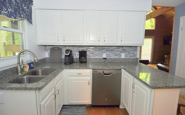 Rosies Creekside Retreat - 3 BR Escape!