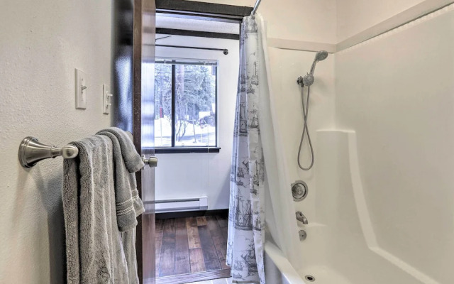 Beachfront Tahoe Vista Condo w/ Fireplace!