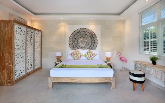 Seminyak White Design Villa