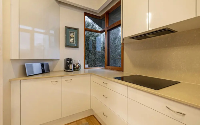 Unwind Seascape at Tennyson Beach