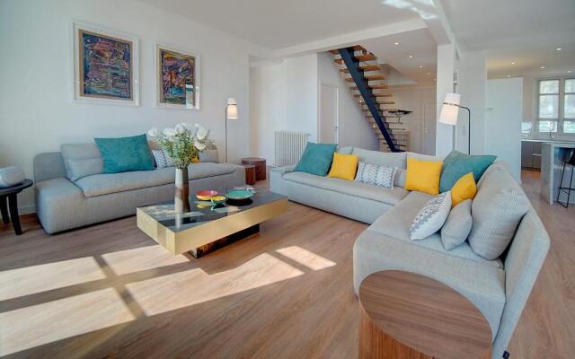 IMMOGROOM - Magnificent 180m duplex apartment - Parking - Air conditioning