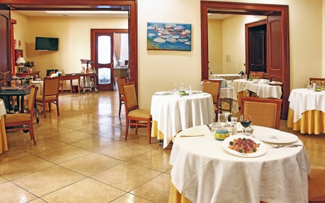 Le Cheminee Business Hotel
