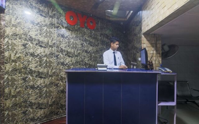 OYO 23373 Hotel Midline
