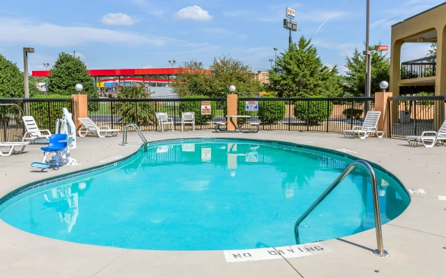 Quality Inn Crossville Near Cumberland Mountain State Park