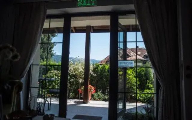 Upper Residence