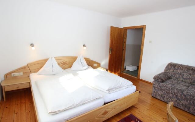 Cozy Holiday Home in Maishofen Near Ski Area