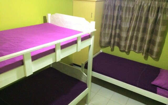 Asistin Transient House - Hostel