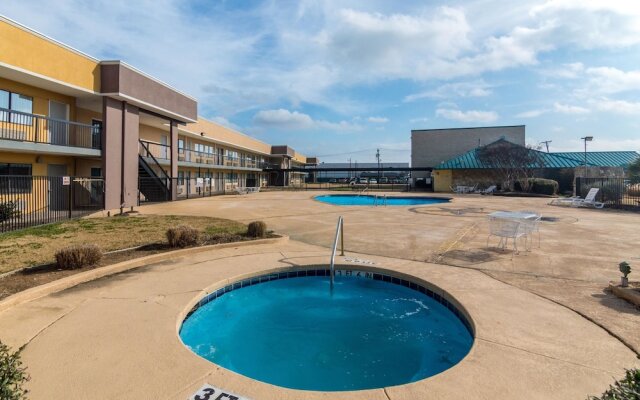Days Inn Six Flags Mall