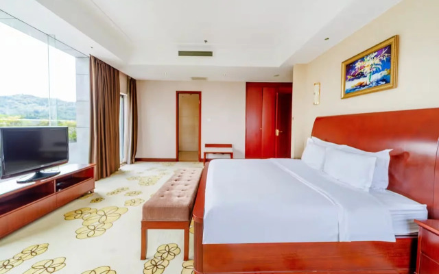 Ramada Plaza Chongqing West