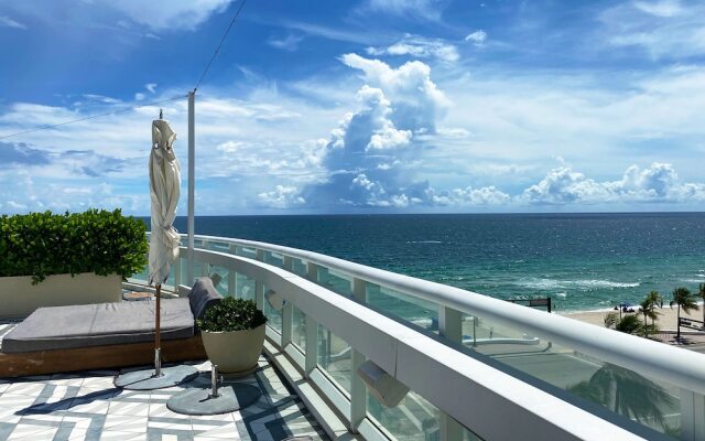 OneLuxStay at W Residences