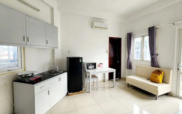 LaLaHouse Riverside Residence