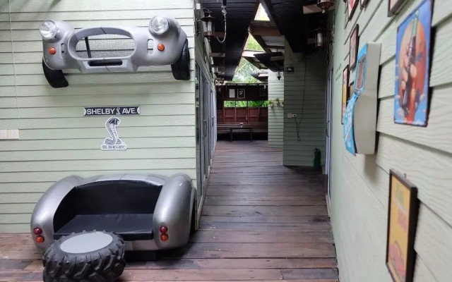 RoomQuest Amphawa Floating Market