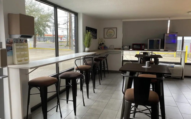 Hotel 10 Extended Stay