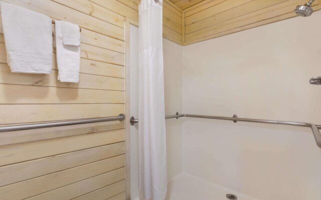 Travelodge Inn & Suites by Wyndham San Antonio Airport