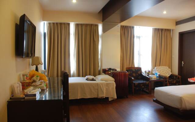Hotel Metro Heights