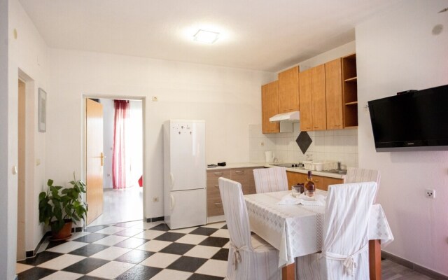 A2 - Modern apt Near the Beach With two Balconies