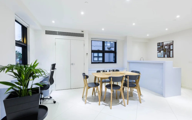 MADDISON, 3BDR Port Melbourne Apartment