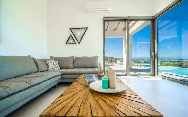 Villa Con Vista- Heated Pool 4 bdr Sleeps 8