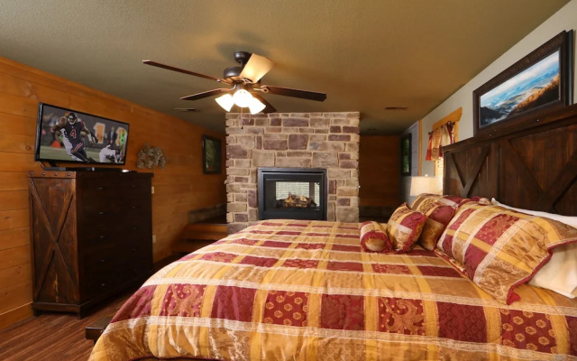 Firefly Nights - Five Bedroom Chalet