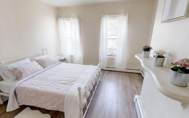 Cozy 3-bdrm in Uptown Saint John w Parking Coffee