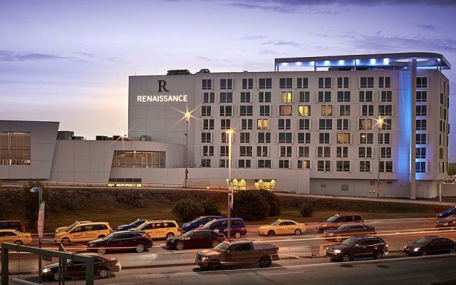 Renaissance Edmonton Airport Hotel