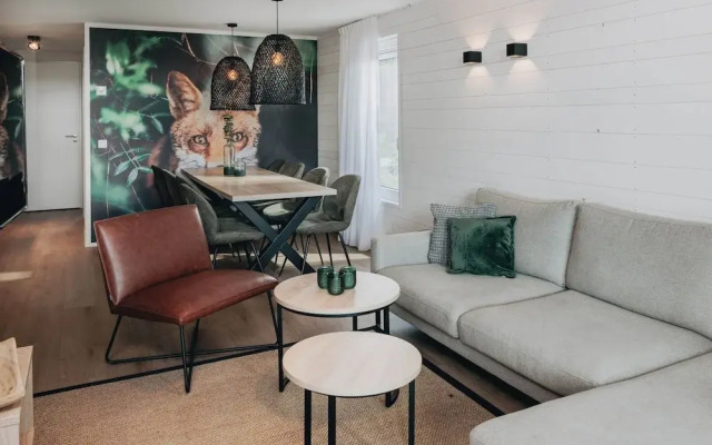 Spacious Villa in Forest Park