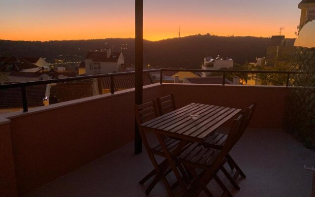 Appartement3 avec terrasse et vue près d'Amoreiras
