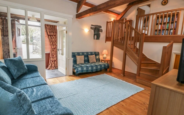 Ty Gwennol at Gilfach Goch